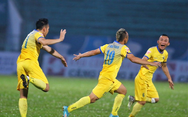 Uche nhận thẻ đỏ, Thanh Hóa vẫn giành ngôi á quân V-League 2017