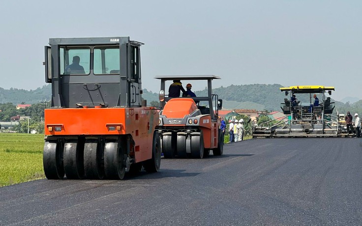 Nhà thầu đua tiến độ nước rút hoàn thành 4 cao tốc Bắc - Nam Nhà thầu đua tiến độ nước rút hoàn thành 4 cao tốc Bắc - Nam