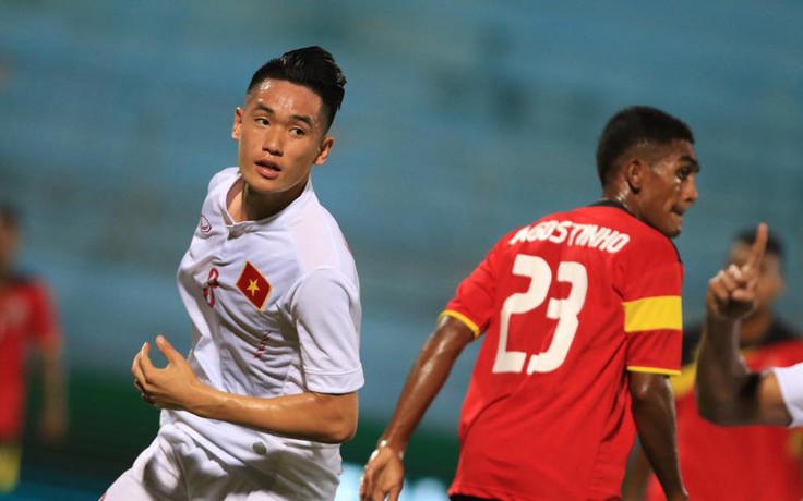 Hậu vệ U.19 Việt Nam Huỳnh Tấn Sinh trút cả tấn sức ép lên U.19 Đông Timor