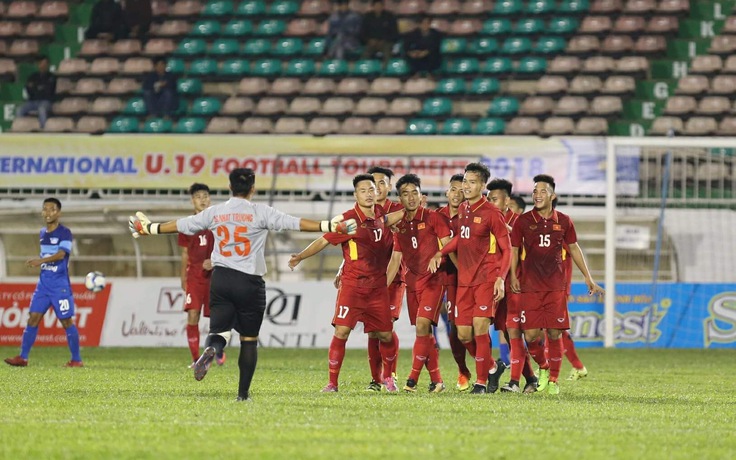 U.19 tuyển chọn Việt Nam - U.19 Chonburi: Đội trẻ Thái ‘sụp đổ’ tại Pleiku