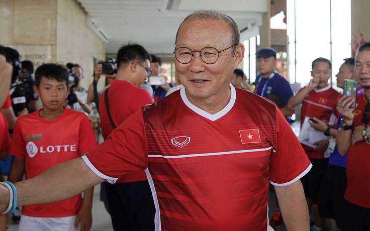 HLV Park Hang-seo bật cười khi nghe Nepal hứa chơi tấn công trước Olympic Việt Nam
