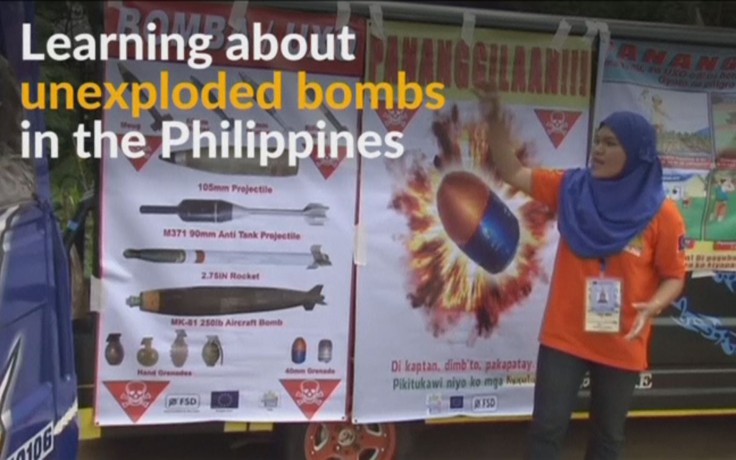Người dân Philippines học kiến thức về bom mìn tự chế