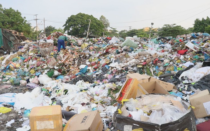 Gần 20 năm, rác làm dân khốn khổ
