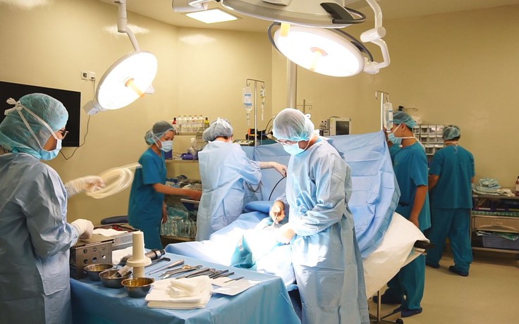 Phẫu thuật thành công cho bệnh nhân bị gãy chân bằng phương pháp truyền máu hoàn hồi