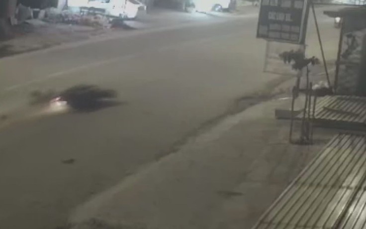 Đau lòng tai nạn sụp ổ gà tử vong trên đường phố quận Bình Tân