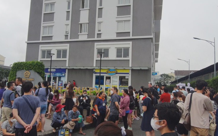 Cháy căn hộ chung cư ở Q.Bình Tân, hàng trăm người hoảng loạn tháo chạy