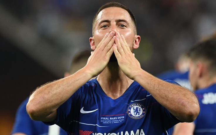 Hazard rơm rớm nước mắt chia tay Chelsea