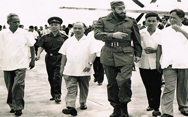 Fidel Castro trong chuyến thăm Việt Nam năm 1973