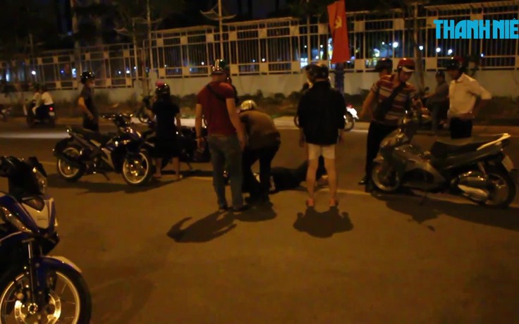 Những người Sài Gòn đi đêm đưa người xỉn về nhà, vá xe miễn phí