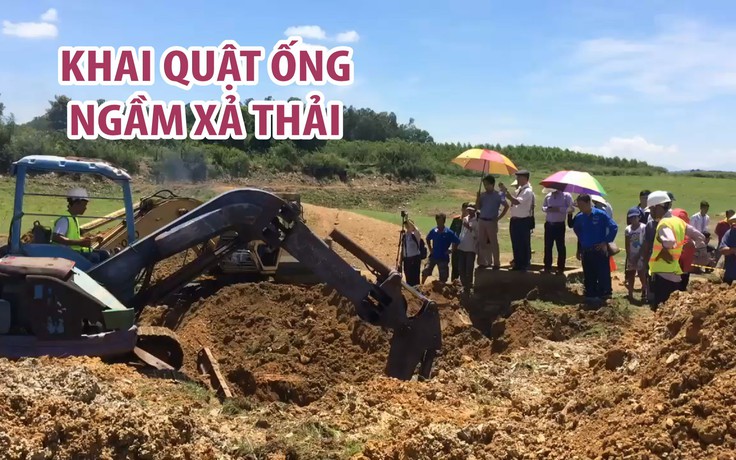 Khai quật ống ngầm xả thải của Công ty TNHH AB Mauri Việt Nam