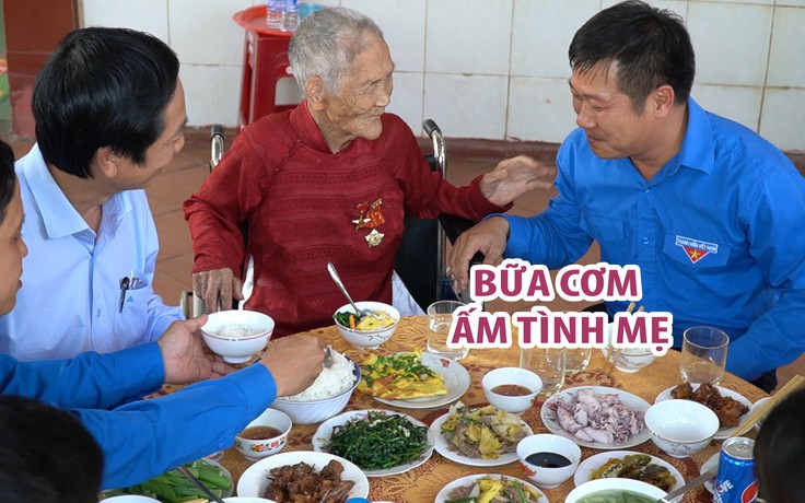 Những cô Tấm áo xanh nấu cơm ở nhà Mẹ Việt Nam anh hùng đất Quảng Trị