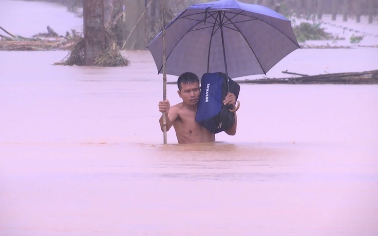 Người Lào Cai khốn khổ trong trận mưa lịch sử 63 năm mới thấy