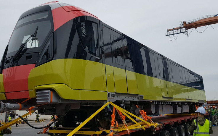 Cận cảnh đoàn tàu metro Nhổn - Ga Hà Nội vừa về tới Hải Phòng