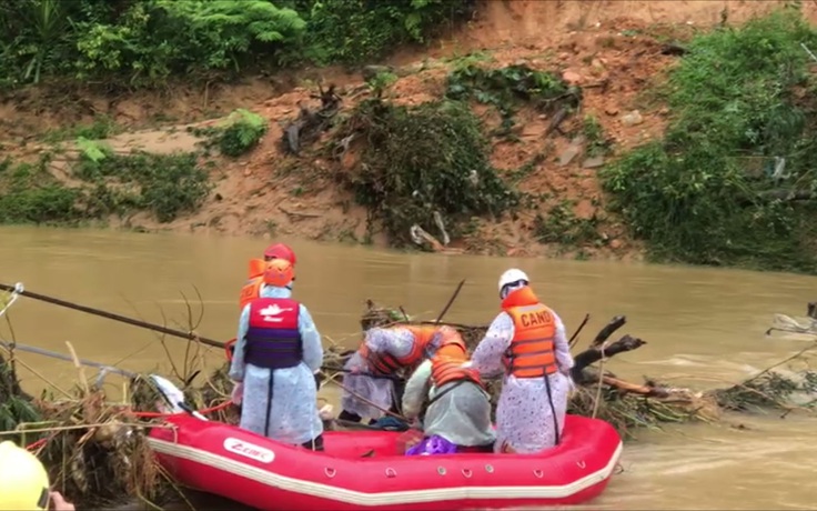 Tìm thấy nữ du khách thứ hai bị lũ cuốn trên cầu Long Lanh, sông Đa Nhim