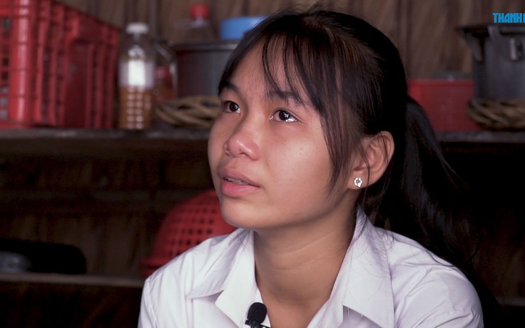 Nguyễn Thị Kim Thoa: “5, 6 năm nay nhà không điện, không nước, đi học bằng ghe”