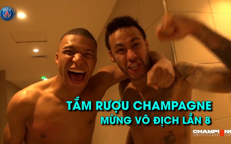 Neymar, Mbappe "tắm" rượu champagne để ăn mừng chức vô địch