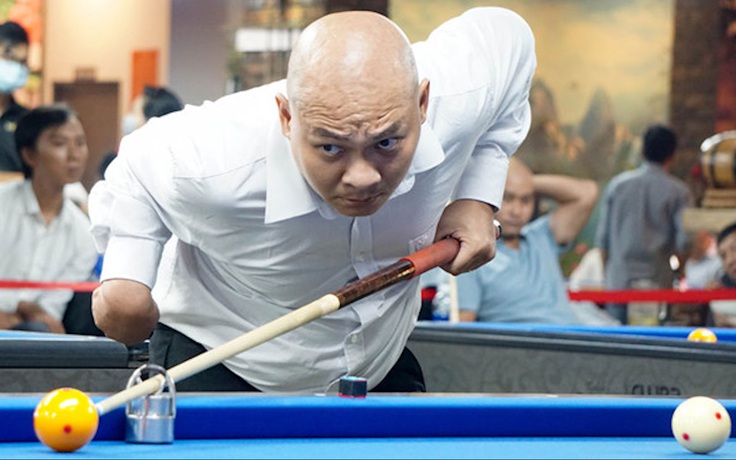 Cơ thủ 1 tay đánh Carom 3 băng cực nhuyễn khiến đối phương 'xanh mặt'