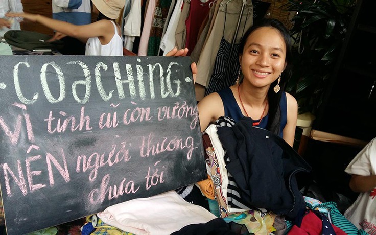 Người trẻ Sài Gòn đi chợ phiên 'Người yêu cũ'