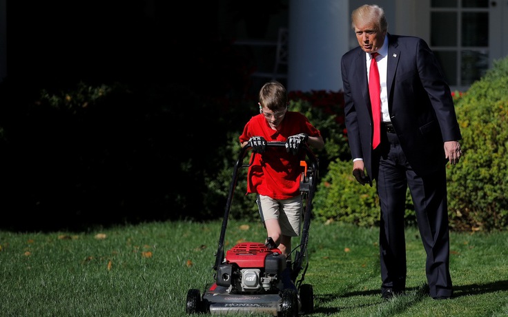 Cậu bé cắt cỏ có 'ngày tuyệt vời nhất' khi gặp Tổng thống Trump