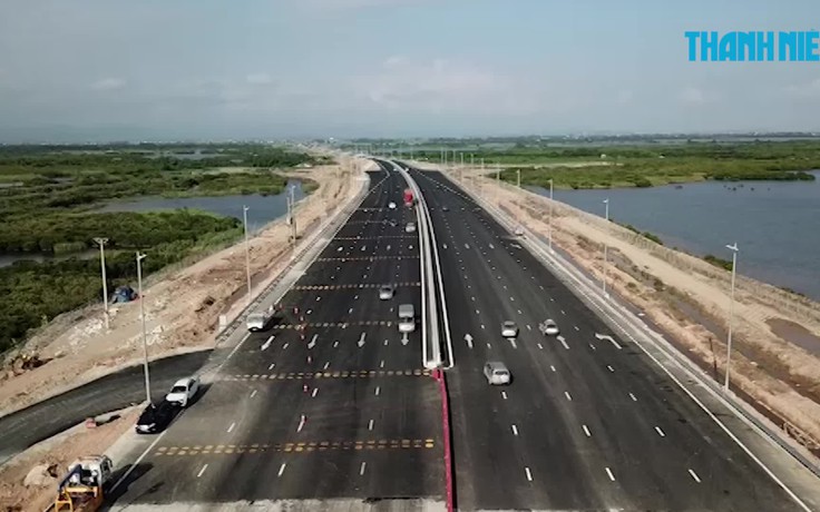 [FLYCAM] Thu phí qua cây cầu 7.000 tỉ nối Quảng Ninh với Hải Phòng