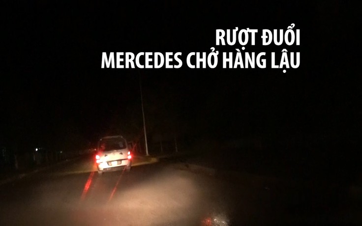 Rượt đuổi Mercedes chở hàng lậu trên Quốc lộ 9 lúc rạng sáng