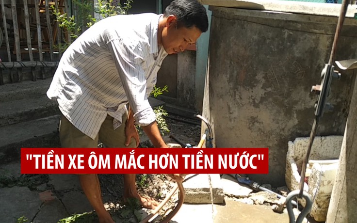 Làng quê thiếu nước, người già phải thuê xe ôm chở từng can với giá bất ngờ