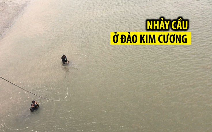 Đang chở vợ, người đàn ông nhảy cầu ở đảo Kim Cương