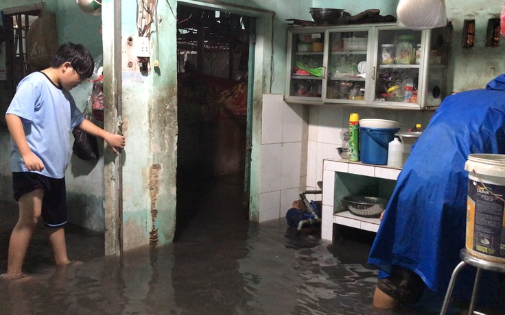 Nỗi ám ảnh trong ngôi nhà cứ hễ Sài Gòn mưa lớn lại ngập sâu