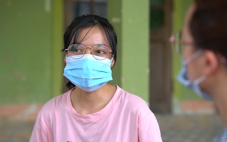 Nữ sinh Quảng Trị về quê vẫn tham gia điều trị F0 nhiễm Covid-19 ở TP.HCM