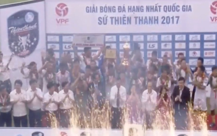 Nam Định thăng hạng V-League 2018
