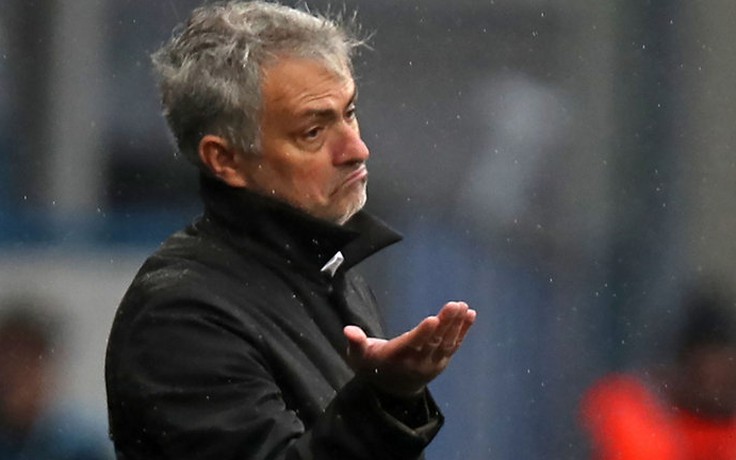 Mourinho thừa nhận Man United xứng đáng thua đội bóng tí hon Huddersfield