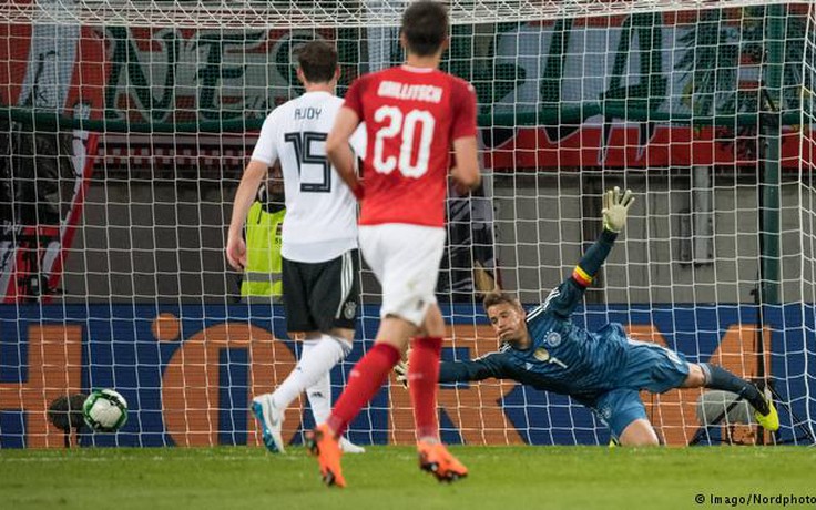 Manuel Neuer tái xuất, Đức vẫn bị Áo đánh bại