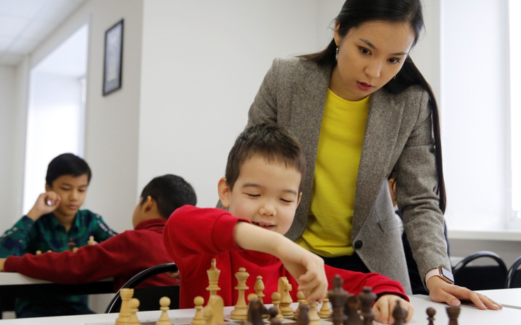 Người đẹp cờ vua quyết truyền cảm hứng cho trẻ em Kazakhstan