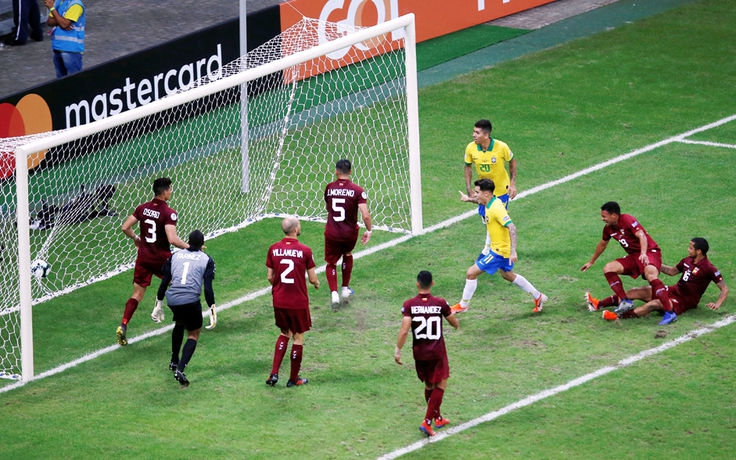 Copa America 2019: Ba bàn thắng không được công nhận, Brazil chia điểm với Venezuela