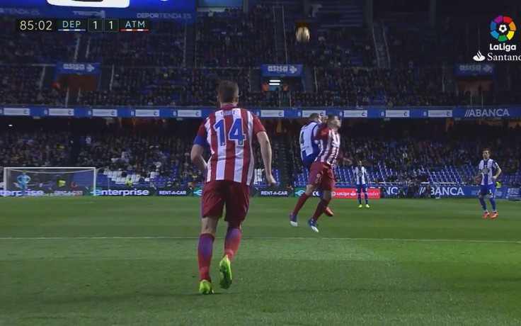 Sốc: Fernando Torres bất tỉnh trên sân