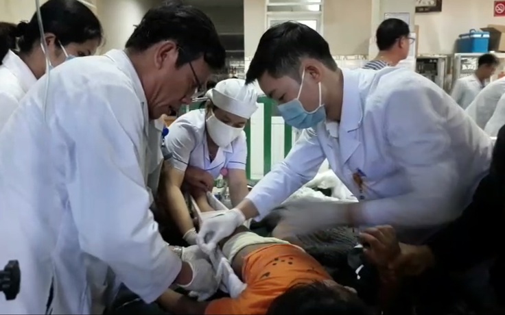 Sạt lở ở xã Trà Leng: 12 nạn nhân bị thương nặng đã được đưa đi cấp cứu