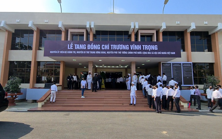 Rất đông đoàn khách đăng ký viếng nguyên Phó thủ tướng Trương Vĩnh Trọng