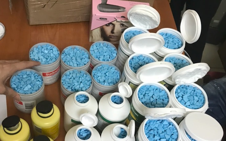 Kinh khủng 127kg ma túy “độn” trong hộp sữa, thực phẩm chức năng... đưa vào Việt Nam