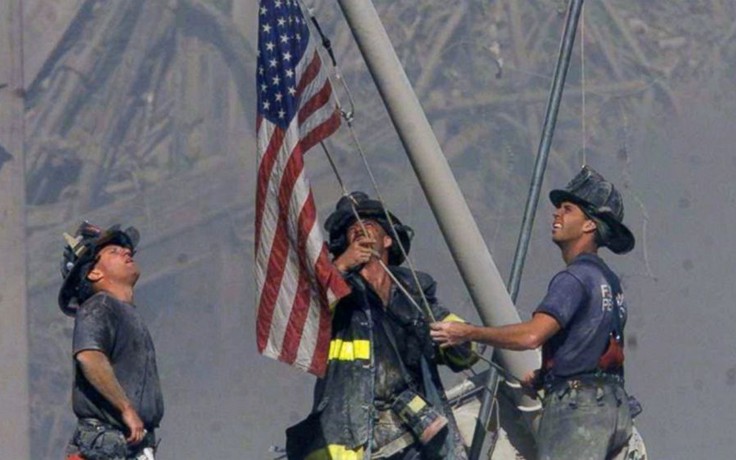 Câu chuyện lạ về lá cờ lịch sử từng tung bay tại 'Ground Zero'