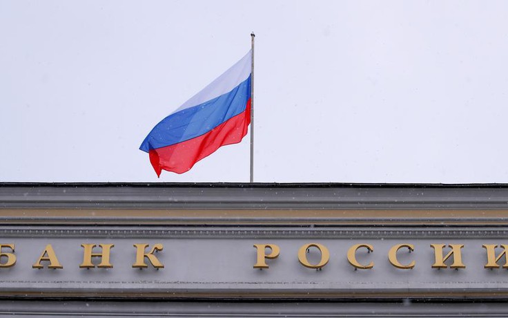 Lãi suất cơ bản ngân hàng Nga giảm mạnh còn 14% để chặn đà suy thoái, lạm phát
