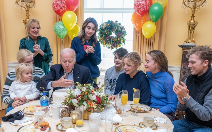 Ông Biden ăn sinh nhật, Mỹ có tổng thống 80 tuổi đầu tiên trong lịch sử