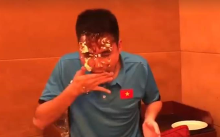 Thầy Park lừa Đức Huy úp mặt vào bánh kem như thế nào?