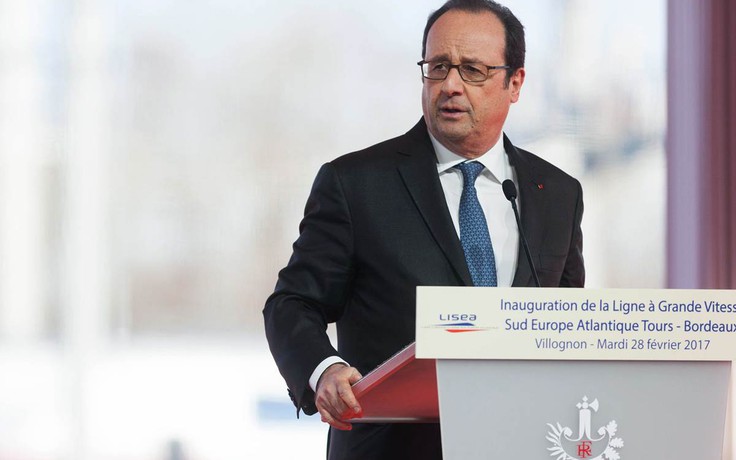 Nổ súng giữa diễn văn tổng thống Pháp, hai người bị thương