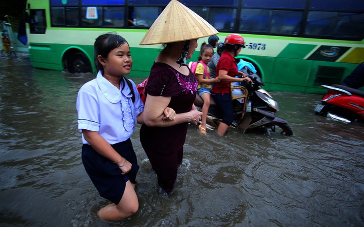 Người Sài Gòn vẫn phải ‘đối mặt’ với mưa kèm dông sét đến cuối tháng 11