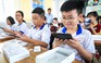 Học sinh nghèo vùng ven được tặng 40 máy tính bảng