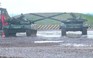 Xem xe tăng và thiết giáp Nga biểu diễn