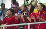 Hoa khôi Taekwondo cổ vũ đồng đội thi đấu