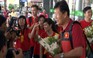 Người hâm mộ đón tuyển bóng đá nữ Việt nam