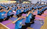 500 người tham dự Ngày Quốc tế Yoga tại TP.HCM