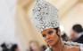 Ghép Công giáo với thời trang? Hãy xem Katy Perry, Rihanna và... Kim Kardashian